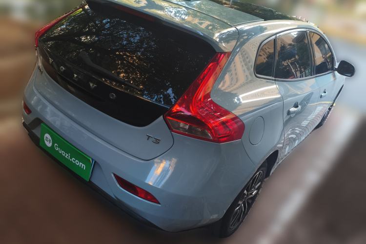 Used Volvo V40 2018 T3 Zhiyi Edition
