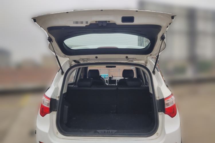 Used CHANGAN CS35 2016 1.6L Automatic Luxury Model China V Standard Trunk