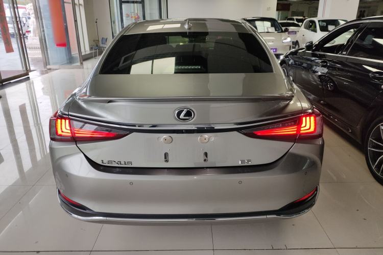 Used Lexus ES 2022 200 Excellence Edition
