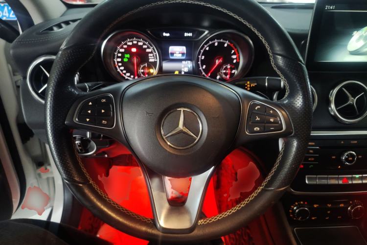 Used Mercedes-Benz GLA 2017 GLA 200 Fashion Model
