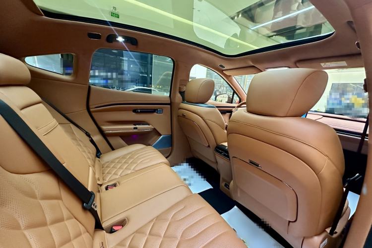 Used Hyptec HT 2025 825 Max Interior 8