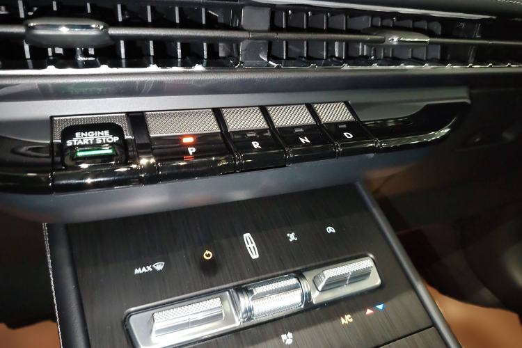 Used Lincoln Corsair 2024 2.0T Two-Wheel-Drive Luxury Edition