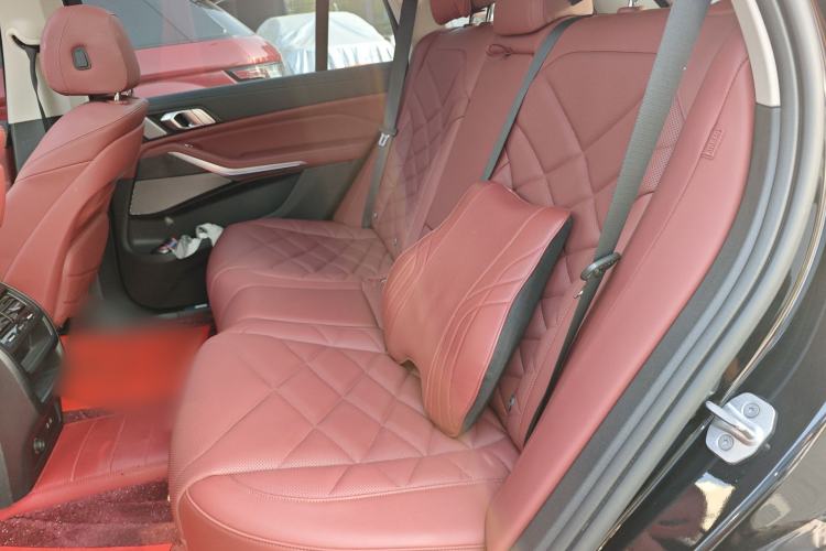 Used BMW X5 2022 Restyled xDrive 30Li Luxury Version M Sport Package Left Rear Seat