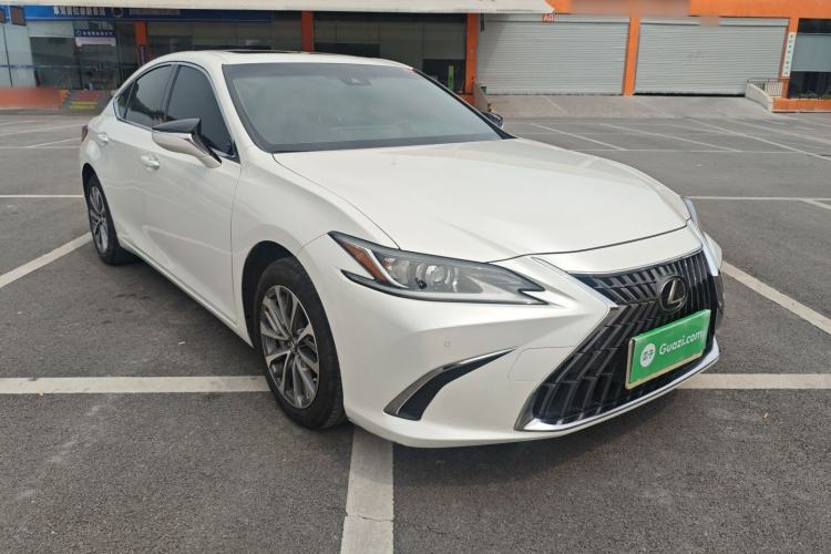 Used Lexus ES 2023 200 Excellence Edition

