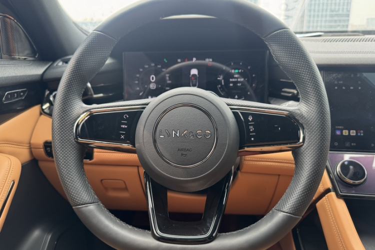 Used Lynk & Co 09 2021 2.0T Halo Six-Seater