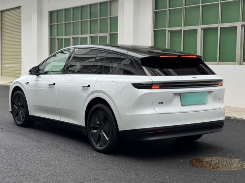Used Li Auto i6 2025 Model Two-Wheel-Drive Standard Type — 32