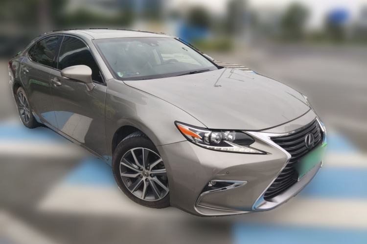 Used Lexus ES 2015 300h Comfort Edition