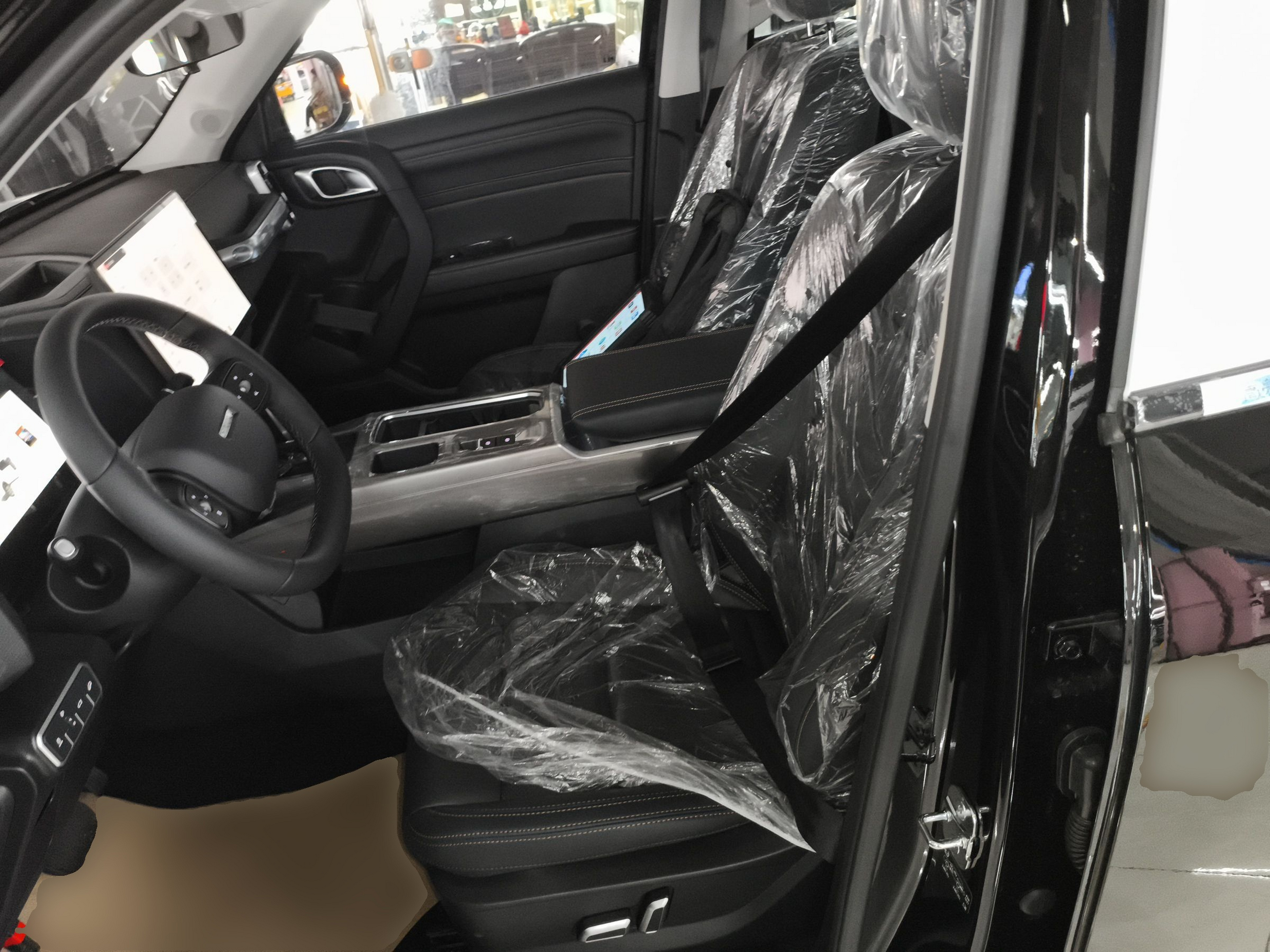 المقاعد الأمامية داخل السيارة