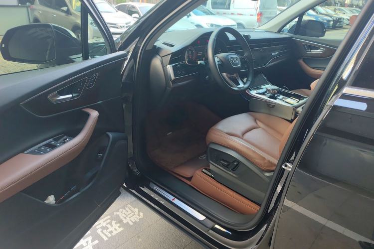 Used Audi Q7 2023 45 TFSI quattro S line Sport model