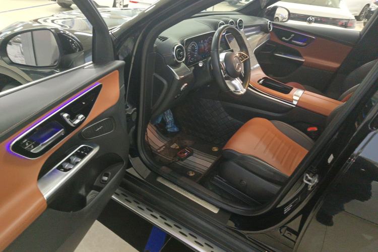 Used Mercedes-Benz GLC 2023 GLC 260 L 4MATIC Dynamic Edition 7-seater
