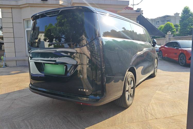 Used Geely Galaxy LEVC L380 2024 140-Degree 6-Seater All-Wheel-Drive Ultra