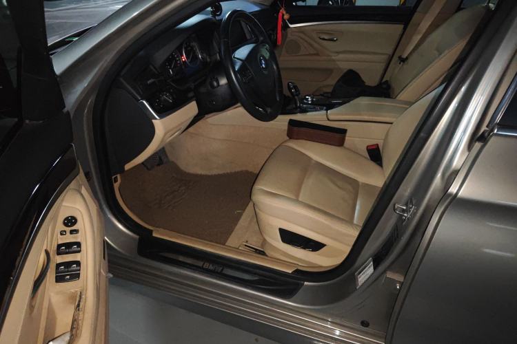 Used BMW 5 Series 2011 523Li Leading Model