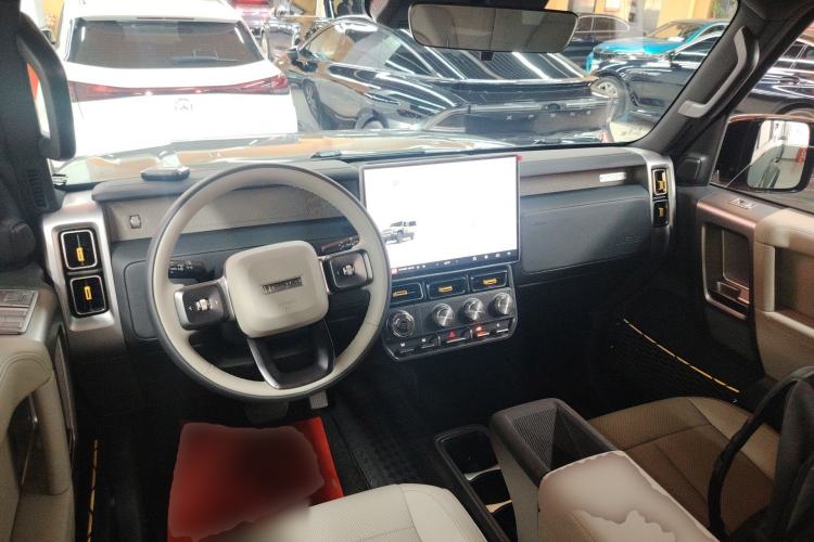 Used iCAR V23 2025 501 Four-Wheel Drive Intelligent Driving Version Center Console