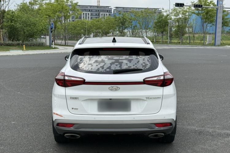 Used Hyundai Tucson 2019 280TGDi Dual-Clutch Two-Wheel Drive Fashion Edition China VI Standard
