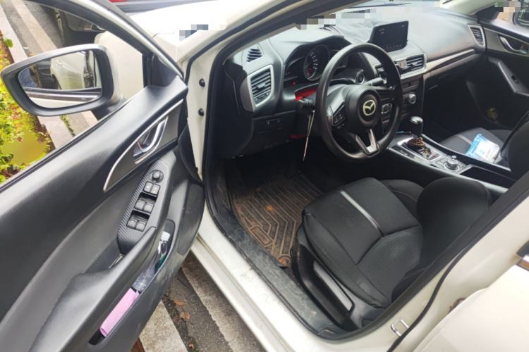 Used Mazda 3 Axela 2017 Sedan 1.5L Automatic Luxury Model Emission Standard China V Driver Seat