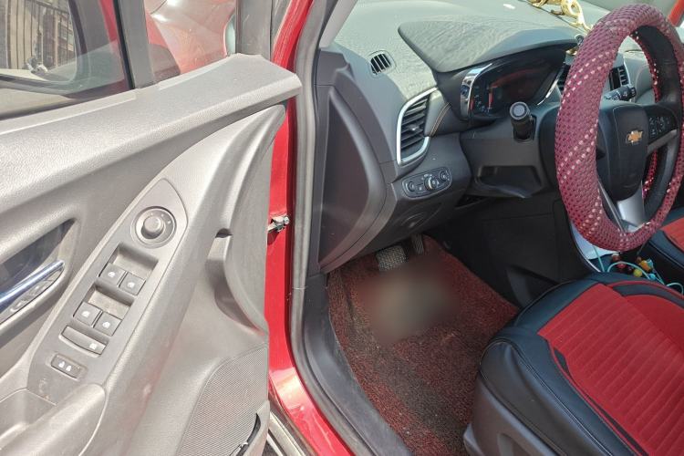 Used Chevrolet Trax 2017 1.4T Automatic Two-Wheel Drive Luxury Version Driver Seat