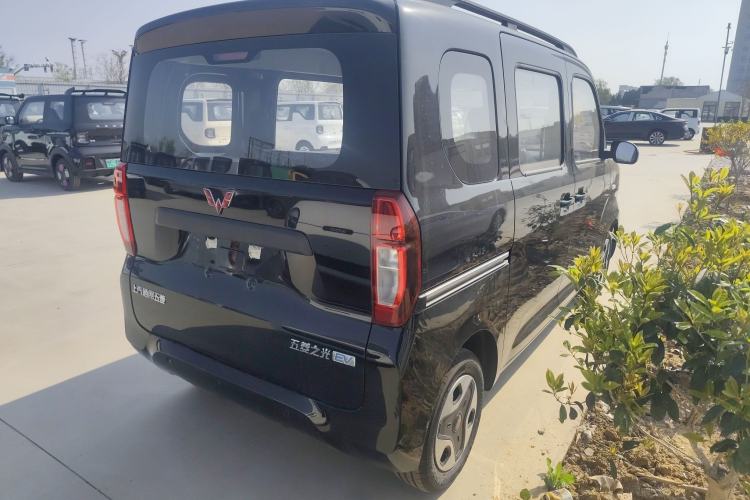 Used Wuling Zhiguang New Energy 2025 Model 305km Ambitious Edition