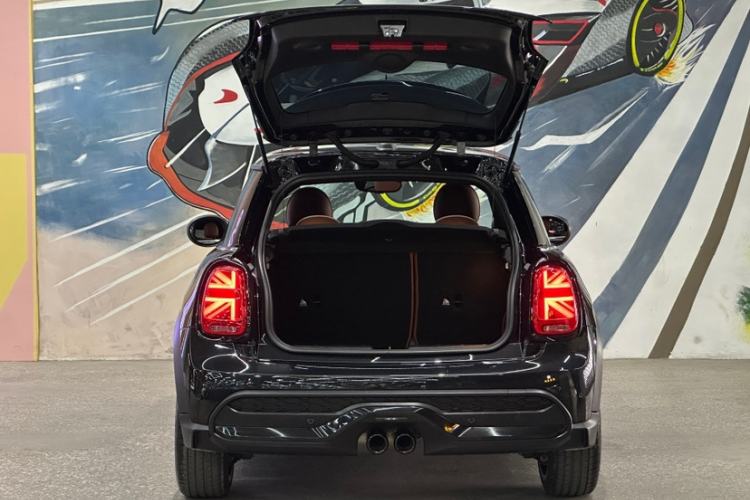 Used MINI 2023 Updated 2.0T COOPER S Artist Trunk