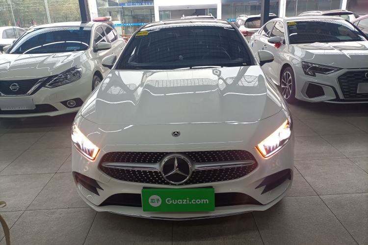 Used Mercedes-Benz A-Class 2022 Revised Version A 200 L Sport Sedan Fashionable Style Front