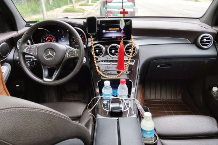 Used Mercedes-Benz GLC 2017 GLC 260 4MATIC Dynamic Edition Center Console