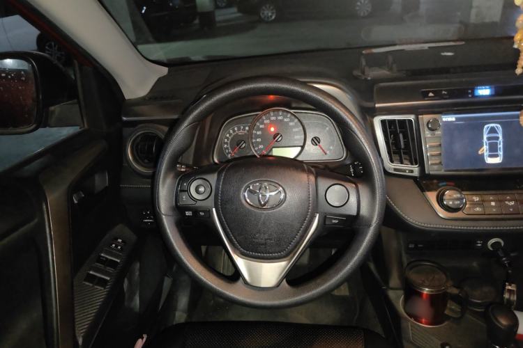 Used Toyota RAV4 2015 2.0L CVT Two-Wheel Drive Fashion Edition Steering Wheel