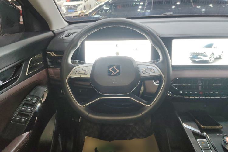 Used SOL X8 PLUS 2023 1.5 TGDI DCT Smart Home Edition 7-Seater