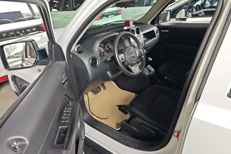 Used Jeep Patriot 2015 2.0L Sport Edition Driver Seat