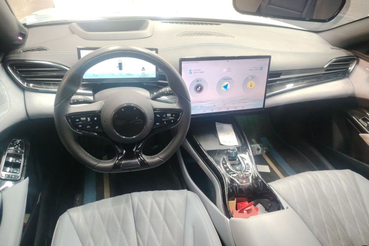 Used BYD Seal 2022 650 km All-Wheel-Drive Performance Version
