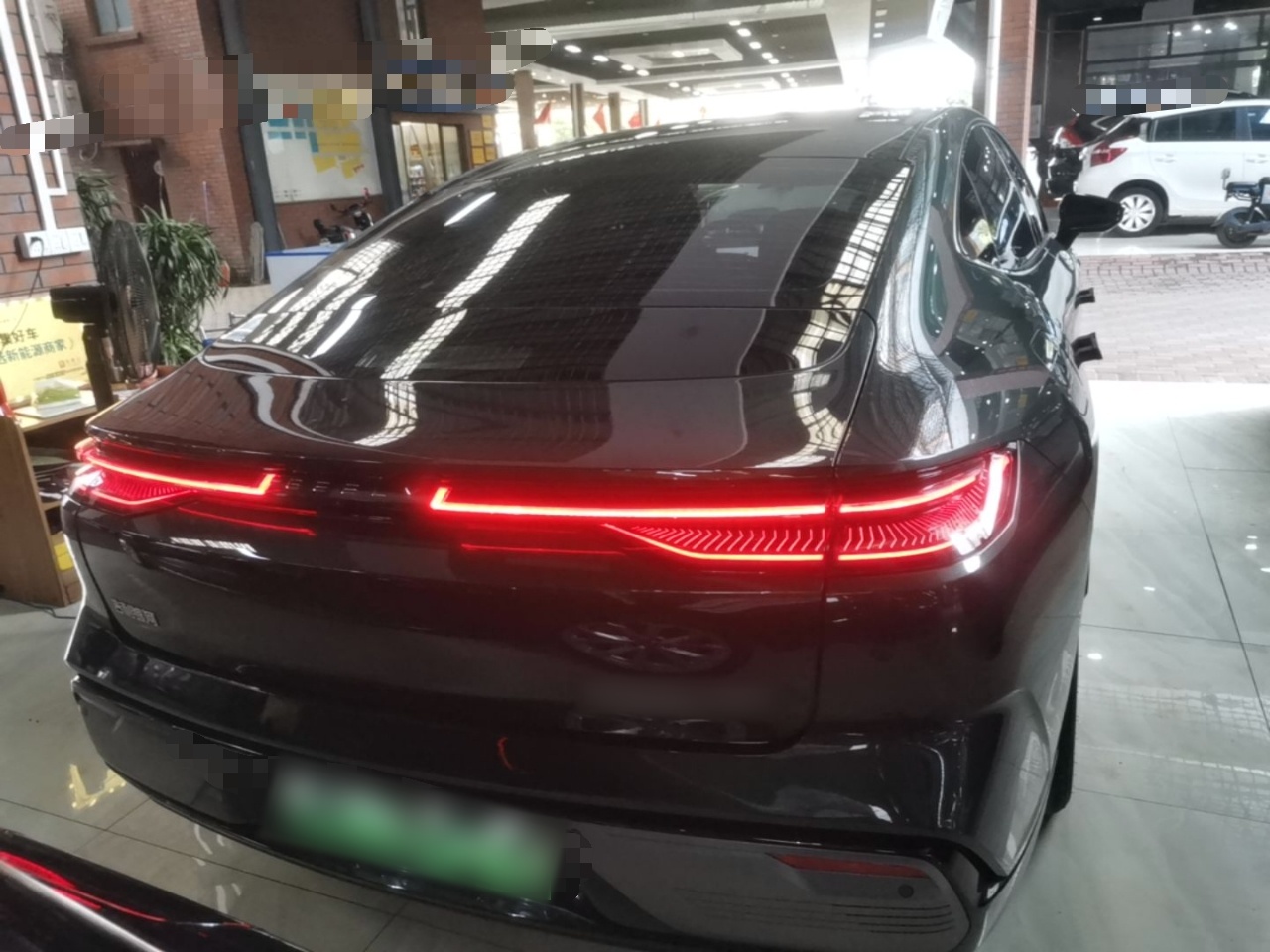 Geely Galaxy 8 2025 130km EM-i Deluxe Edition — снимка 5