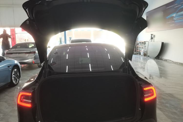 Used Tesla Model 3 2019 Long-Range Rear-Wheel-Drive Version Trunk