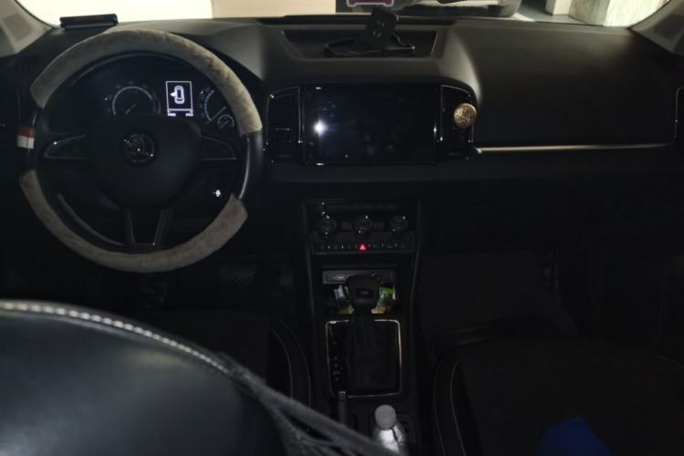 Used Skoda Karoq 2019 TSI280 Smart Drive Deluxe Edition China VI Standard Interior 2