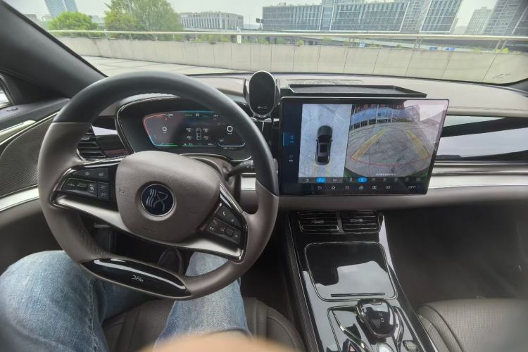 Used BYD Han 2023 EV Champion Edition 506KM Front-Wheel-Drive Premium Model Interior 3