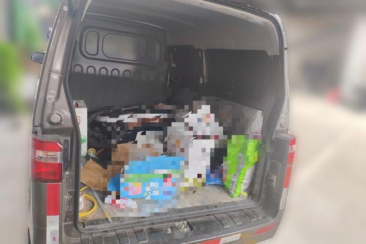 Used Jinbei New Hiace X30L 2023 1.5L Super Enjoyment Van 2/5 Seats Non-Air-Conditioned Version SWC15M