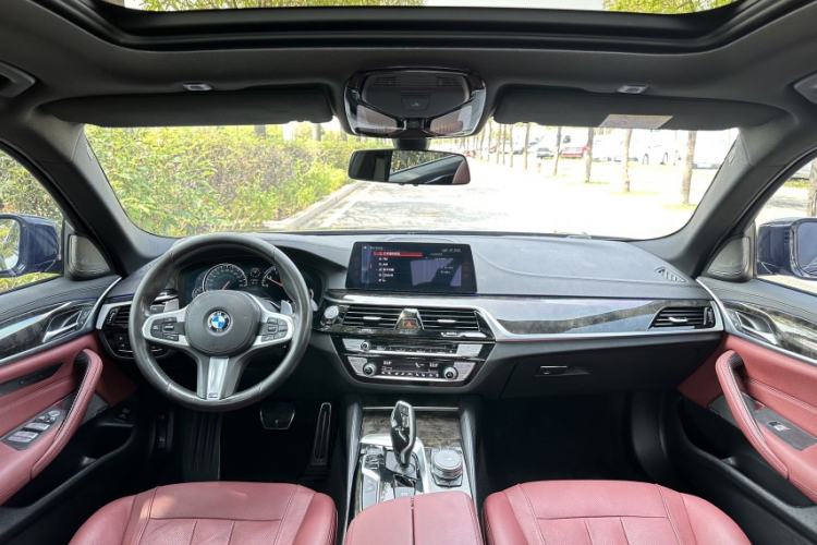 Used BMW 5 Series 2018 Restyled 530Li Luxury Edition M Sport Package Interior 4