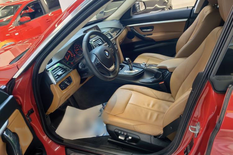Used BMW 3 Series GT 2017 320i Luxury Design Package