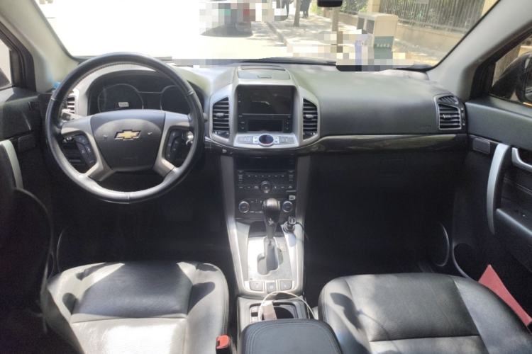 Used Chevrolet Captiva 2015 2.4L 4x4 Flagship Edition 7-Seater