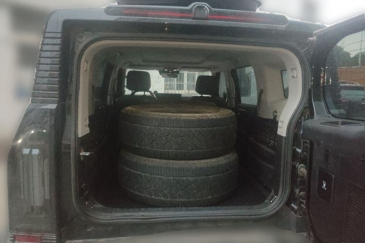 Used JETOUR Traveler 2023 2.0T Four-Wheel Drive Conqueror Trunk