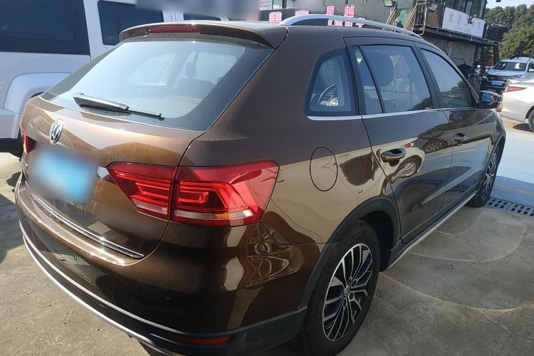 Used Volkswagen Cross Lavida 2014 1.4TSI DSG
