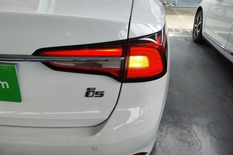 Used Roewe i5 2019 1.5L Manual 4G Connectable Langhao Edition Right Rear Taillight