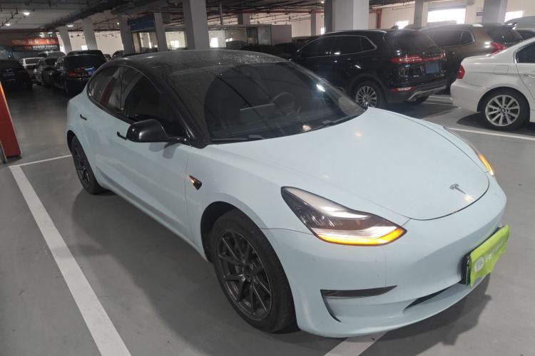 Used Tesla Model 3 2020 Long-Range Rear-Wheel-Drive Version Front Right 45 Deg