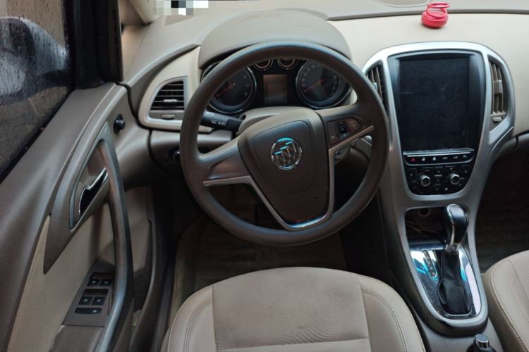 Used Buick GT 2013 GT 1.6L Automatic Fashion Edition Steering Wheel