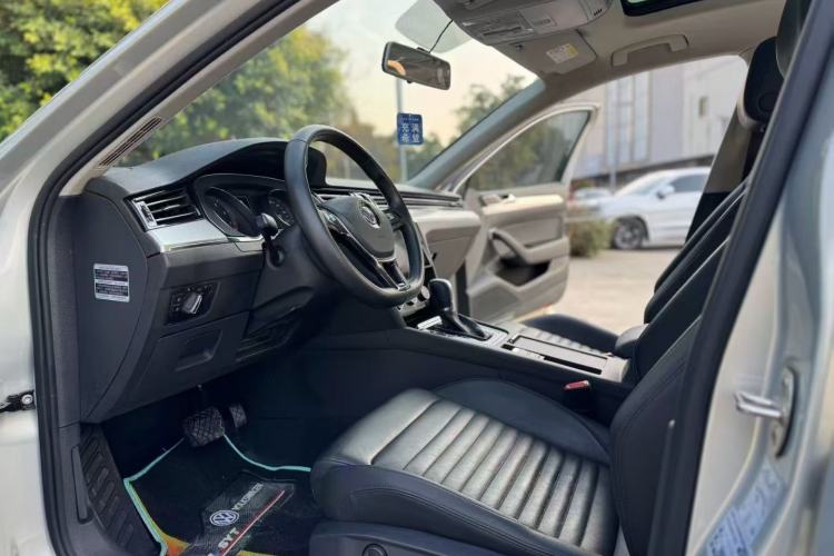 Used Volkswagen Magotan 2017 330TSI DSG Leading Model