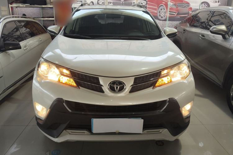 Used Toyota RAV4 2015 2.0L CVT Two-Wheel Drive Fashion Edition Front