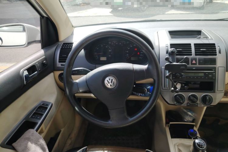 Used Volkswagen Polo 2009 Jingqing 1.4L Manual Shushang Edition Steering Wheel