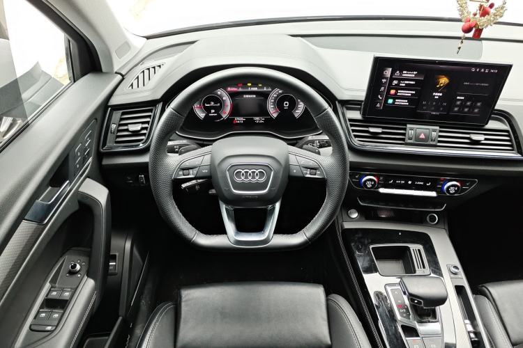Used Audi Q5L 2022 Updated 45T Luxury Dynamic Version Steering Wheel