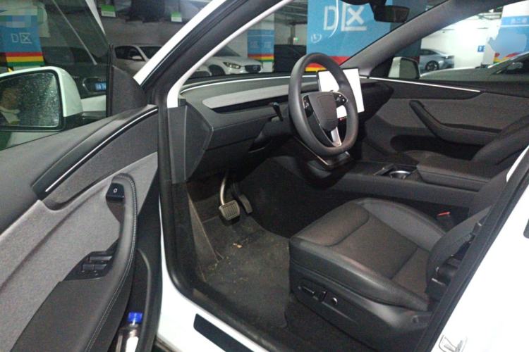 Used Tesla Model Y 2026 Model Long-Range Rear-Wheel-Drive Version
