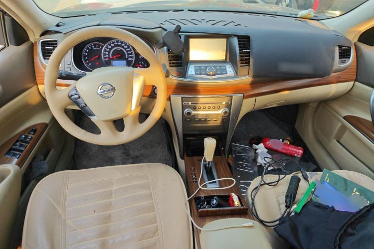 Used Nissan Teana 2011 2.0L XL Comfort Edition Center Console