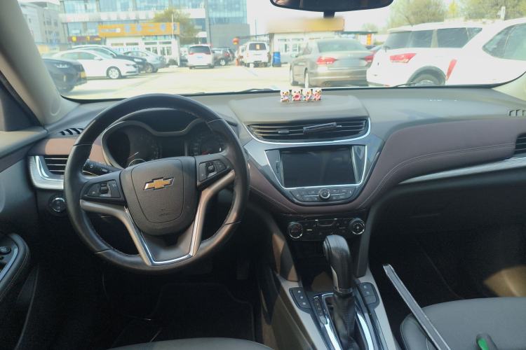 Used Chevrolet Malibu 2017 1.5T Automatic Luxury Edition Center Console