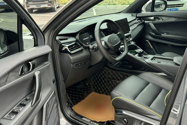 Used Lynk & Co 06 2023 Remix 1.5T Dynamic Halo Interior 3