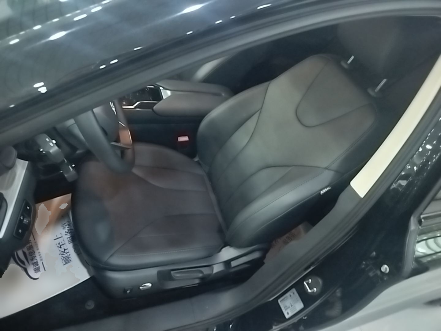 Hongqi E-QM5 2024 610 km PLUS — снимка 17